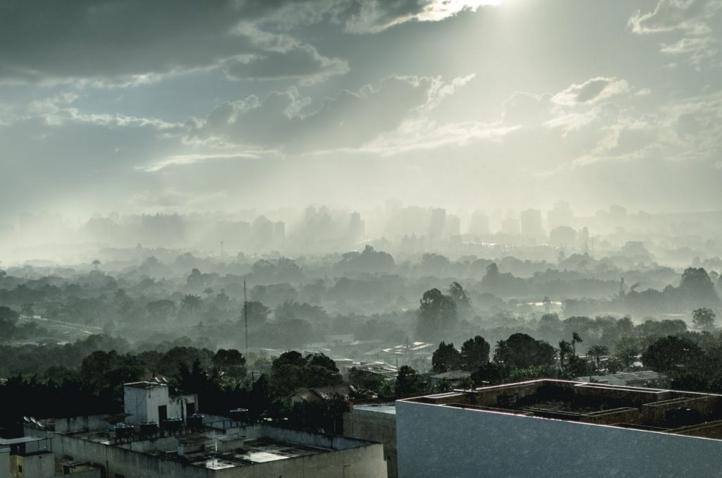 image of polluted city and the need to find alternatives to gas-led products
